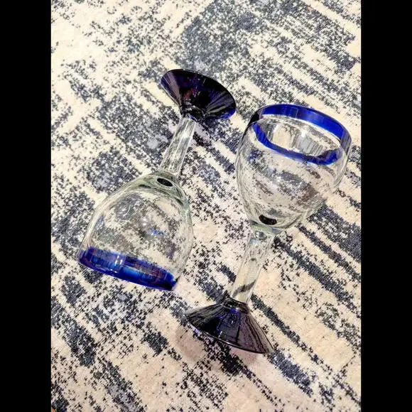 STUNNING Mexico Hand-Blown Blue Cobalt Wine Glasses-GREAT CONDITION - Picture 5 of 5